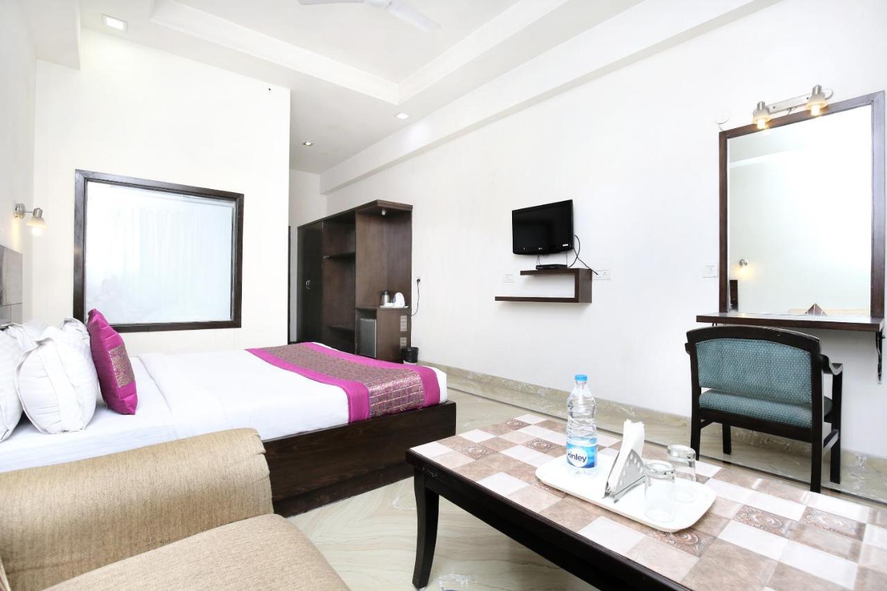 Capital O 15395 Hotel 42 Amritsar Exterior photo