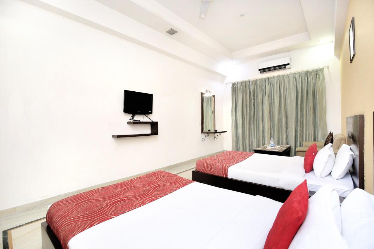 Capital O 15395 Hotel 42 Amritsar Exterior photo