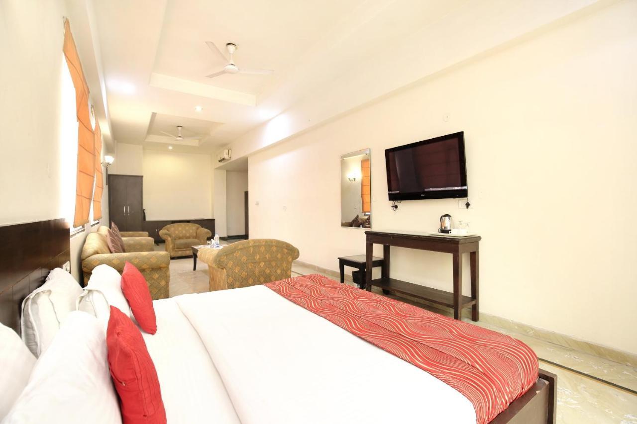 Capital O 15395 Hotel 42 Amritsar Exterior photo