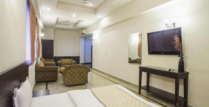 Capital O 15395 Hotel 42 Amritsar Exterior photo