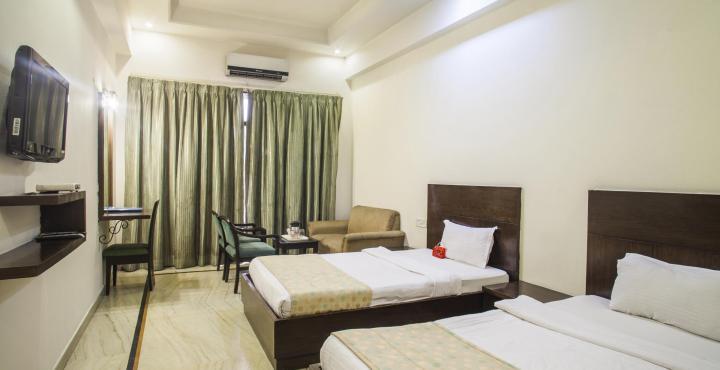 Capital O 15395 Hotel 42 Amritsar Exterior photo