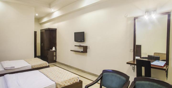 Capital O 15395 Hotel 42 Amritsar Exterior photo